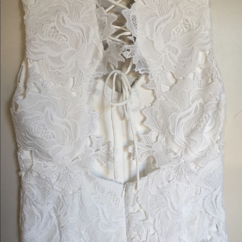 Bardot white lace dress - Picture 7 of 7